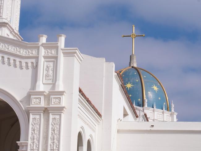 Holy-Cross-1010184-1280x960-1.jpg